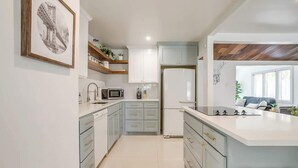 Private kitchen - Walk to AT&T Stadium, Globe Life | Pickleball | Game Room (Arlington)