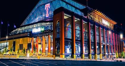 ✨PICKLEBALL COURT! Walk to AT&T Stadium & Globe Life Field w/ big Game Room Shed