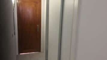 Apartamento | Zona de estar | Una televisión de pantalla plana