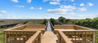 Oceanfront home with WiFi, central AC, washer/dryer - dogs welcome