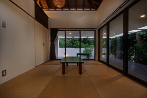 Family Villa | Meja, ruang kerja komputer riba, Wi-fi percuma, cadar katil 