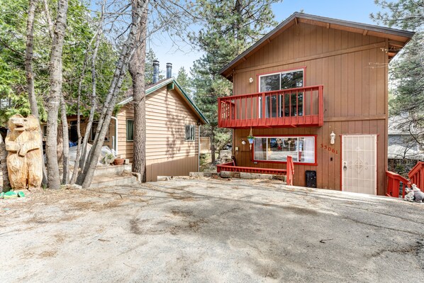 Exterior - Dog-friendly retreat with fast WiFi, washer/dryer & wood-burning fireplace (Running Springs)