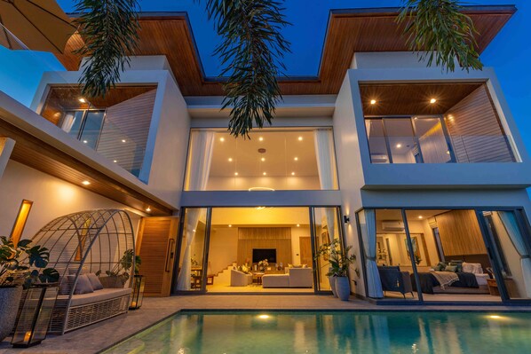 Piscine extérieure, piscine chauffée