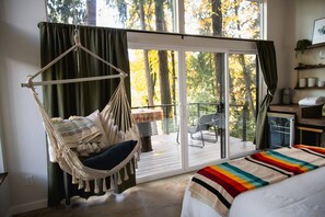 2 bedrooms, iron/ironing board, free WiFi