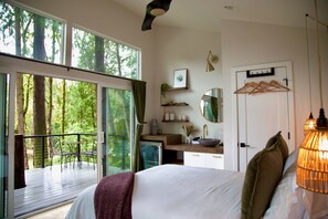 2 bedrooms, iron/ironing board, free WiFi