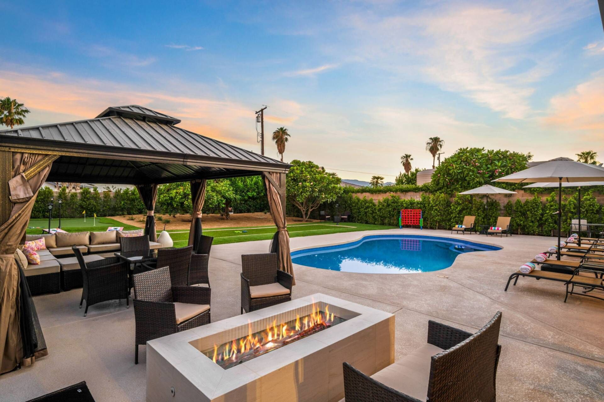 Stylish Contemporary Getaway | Private Pool, Spa, & Outdoor Games | Ultimate Vacation Retreat