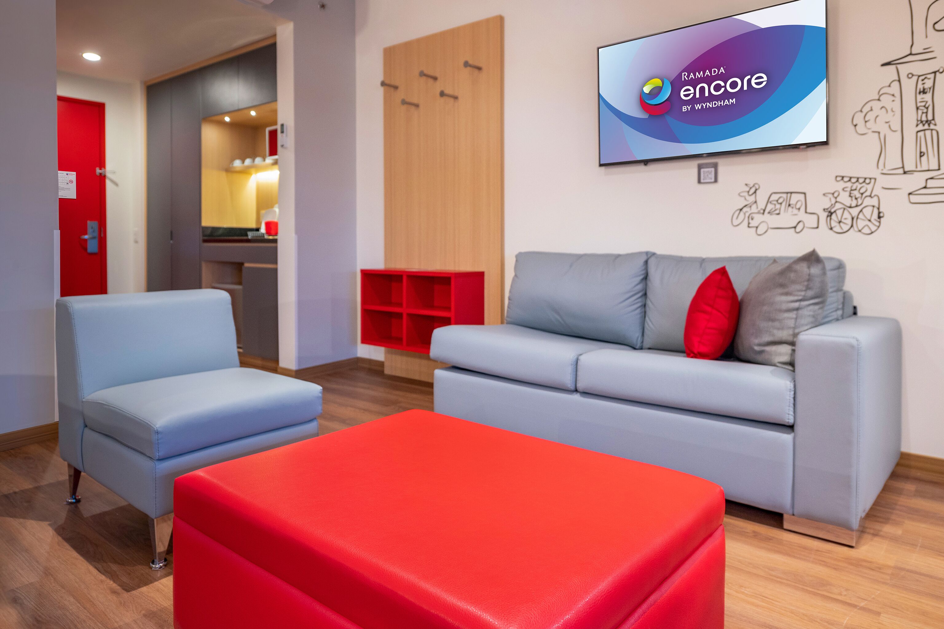 junior suite, 1 king bed, non smoking | in-room safe, travel cot, free wifi, bed sheets