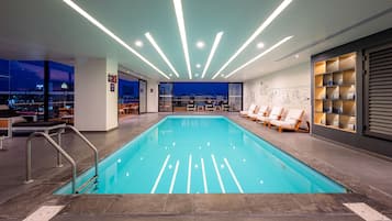 Indoor pool, sun loungers