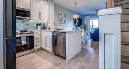 Tipsy Turtle: Luxurious Waterfront Villa on Duck Key with Stunning Views and Modern Upgrades!