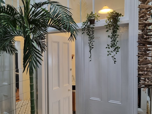 The Atrium - Classic Villa with up to 6 Bedrooms