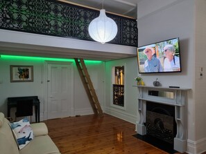 Smart TV - The Atrium - Classic Villa with up to 6 Bedrooms (Port Pirie)