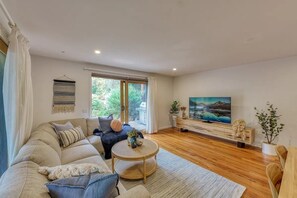 Living area - Acacia Rise - The Ultimate Peninsula Getaway (Cape Schanck)