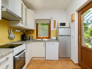 Kühlschrank, Mikrowelle, Ofen, Geschirrspüler