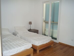 2 bedrooms
