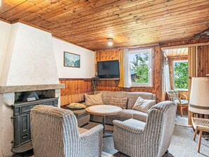 TV, fireplace - Vacation home Vesec by Interhome (Liberec)