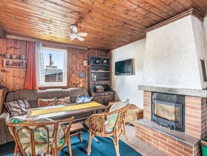 Fernseher, Kamin