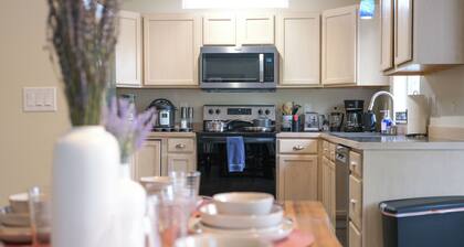 Relaxing home w/king suite in South Anchorage!