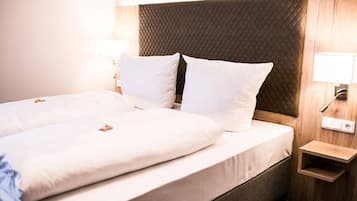 Desk, laptop workspace, free WiFi, bed sheets