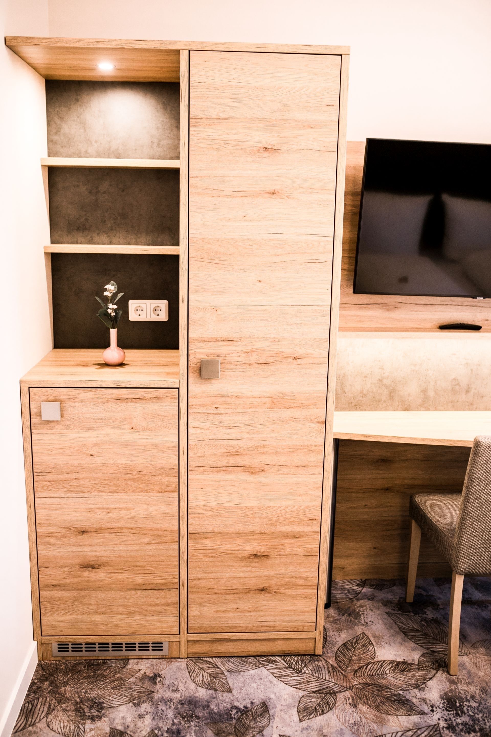 Habitación individual Confort, para no fumadores, vista al río | Escritorio, espacio para trabajar con laptop y wifi gratis 