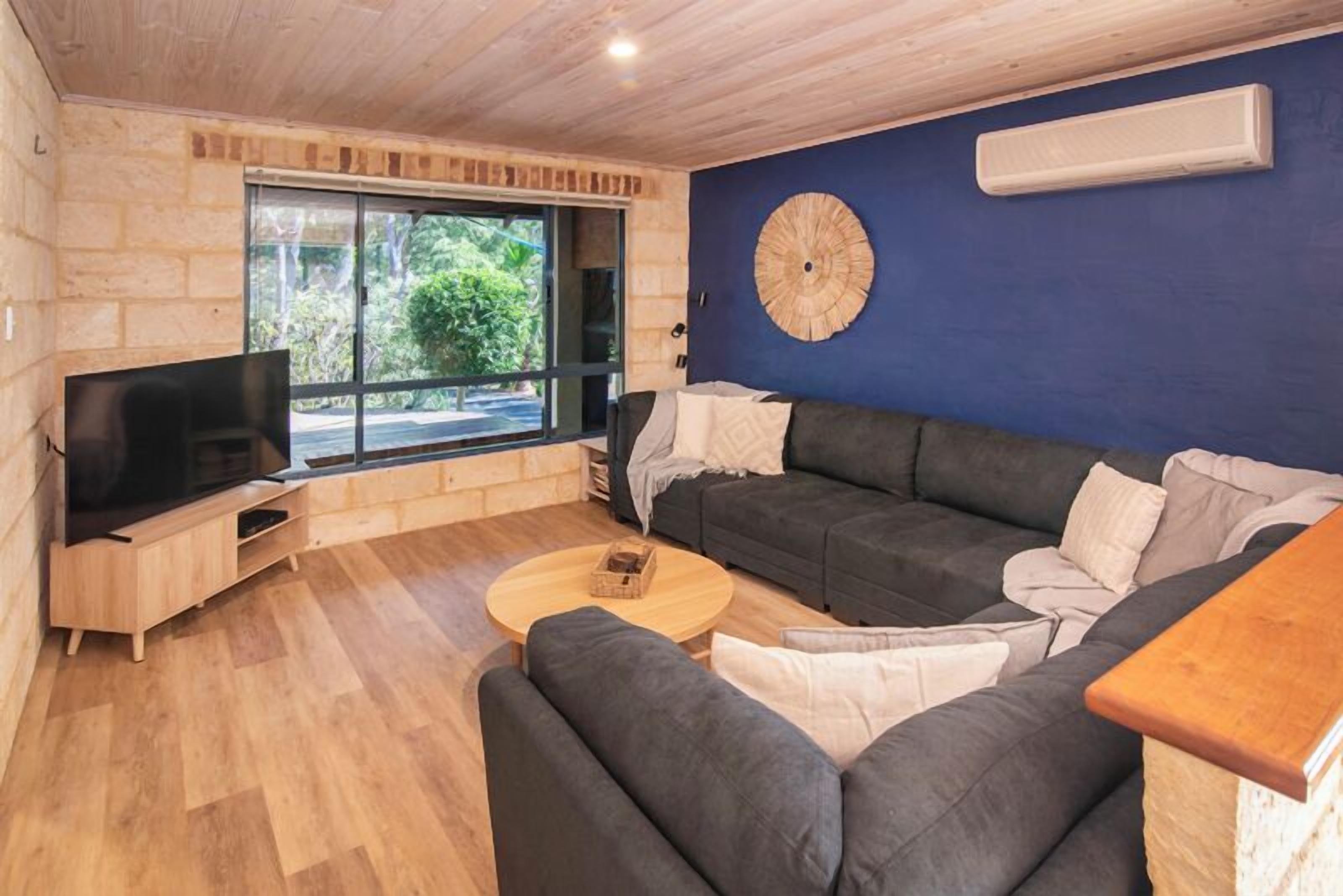 Televisión, chimenea