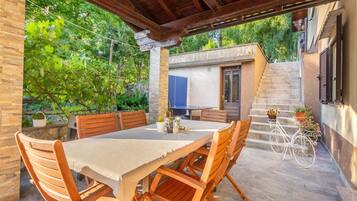 Apartment (Two Bedroom House with Terrace) | Terrace/patio