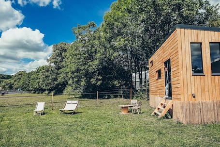 Property grounds. Tiny House Le Paddock