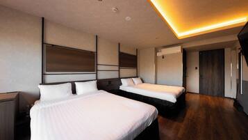 Quadruple Room, 2 Double Beds, Non Smoking | Free WiFi, bed sheets