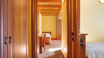 2 camere, ferro/asse da stiro, Wi-Fi gratuito, lenzuola