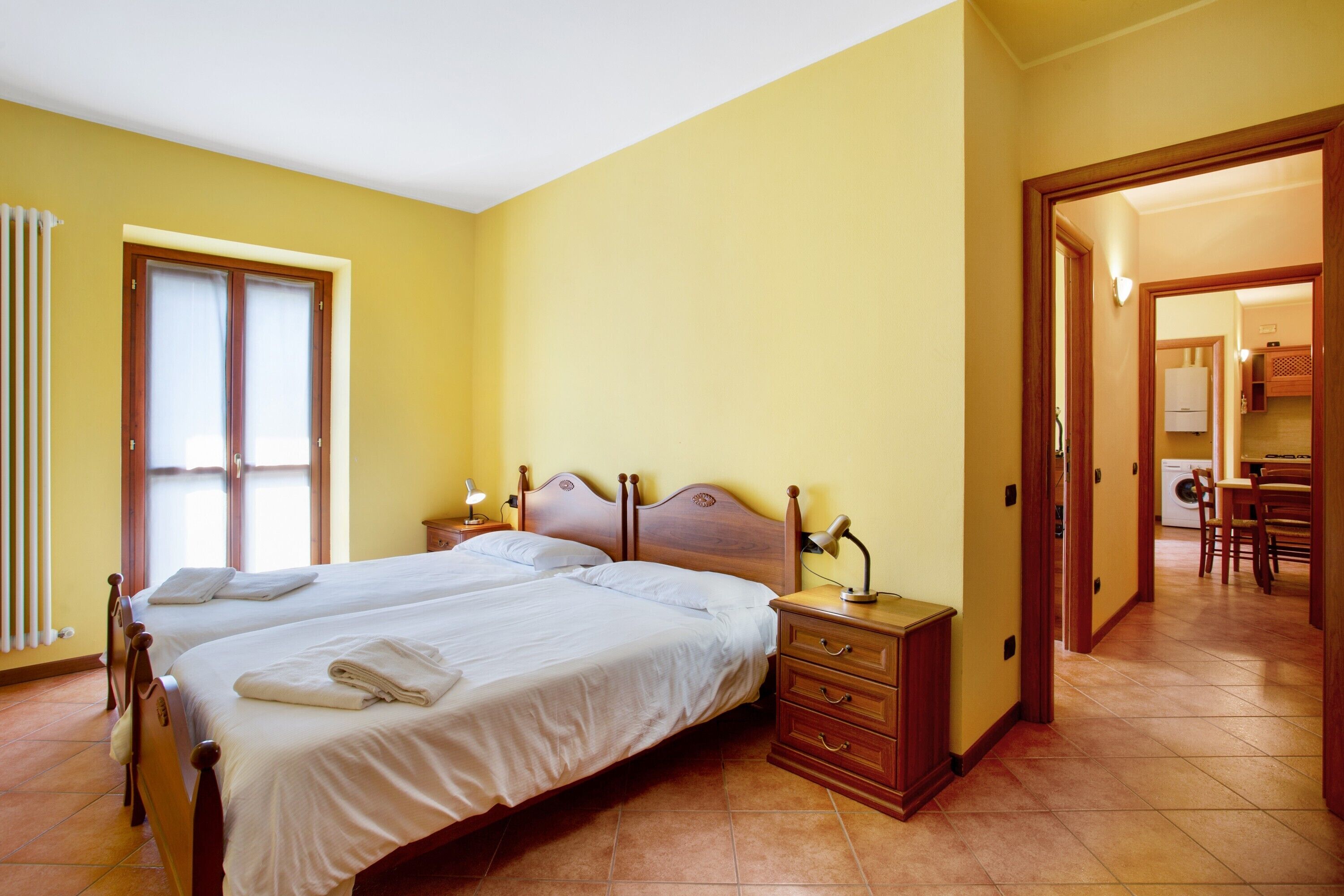 2 dormitorios, tabla de planchar con plancha, wifi gratis y ropa de cama