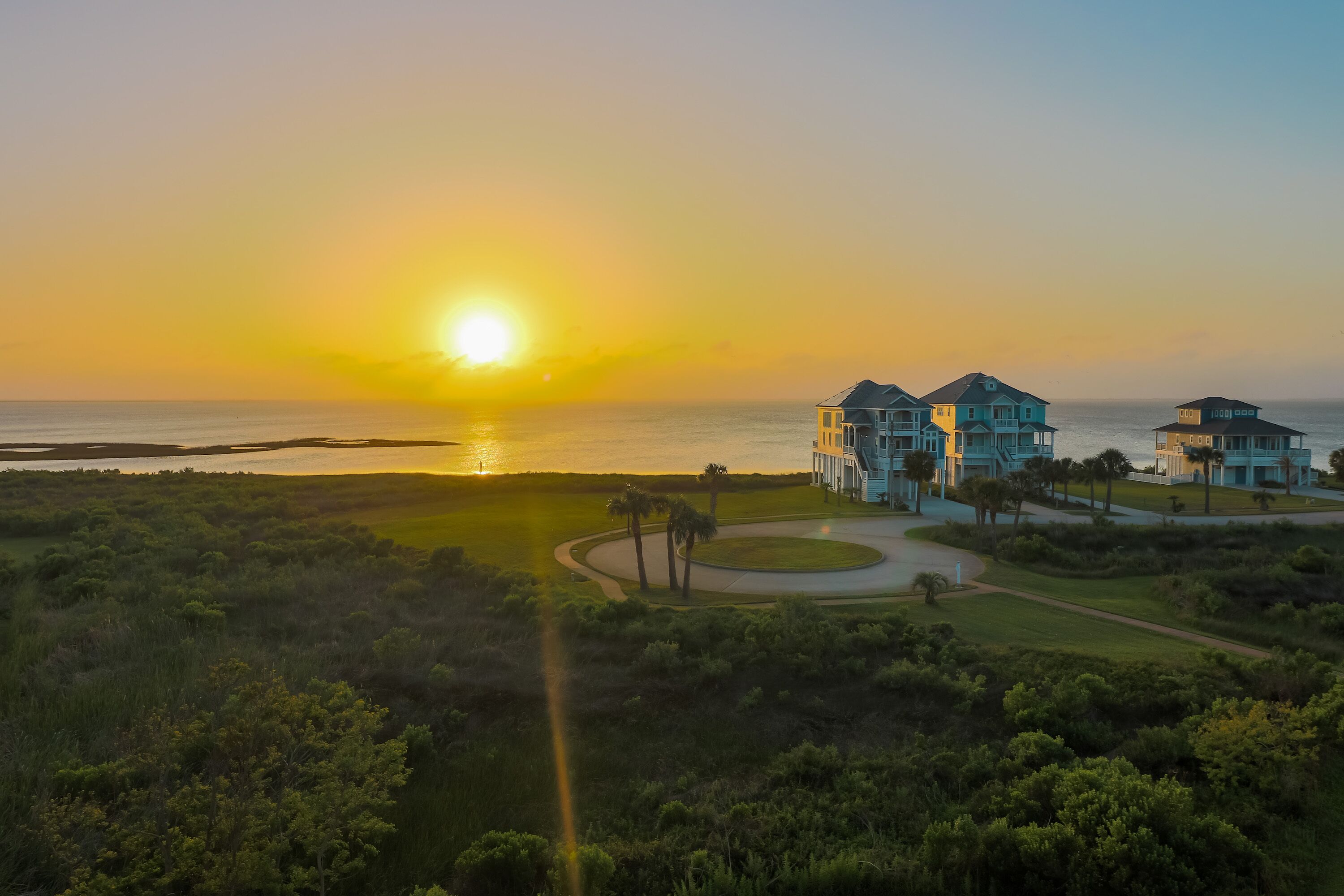 Stunning Sunsets, Steps from Pool & Lazy River, Ocean + Bay Views!