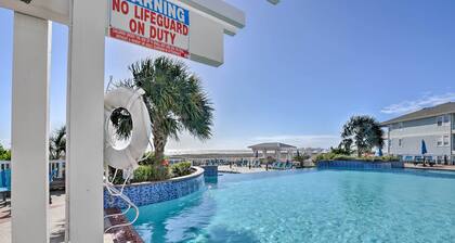 Bay Views! Family-Friendly Galveston Resort House