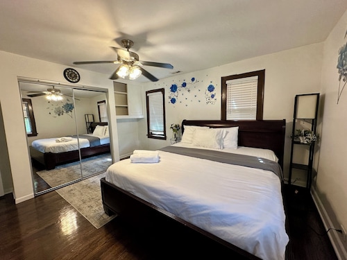 New Your Home Away From Home! - Near Great Lakes Naval Base!!