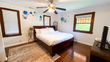 4 bedrooms, iron/ironing board, free WiFi