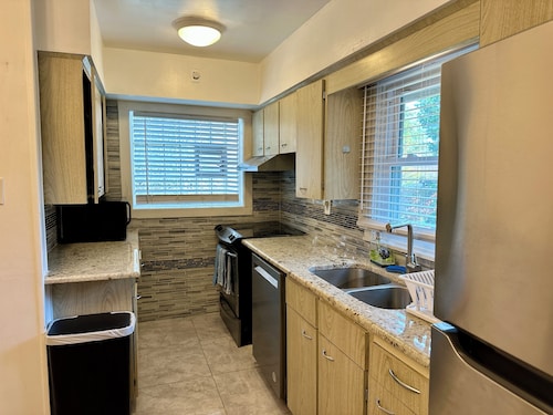 New Your Home Away From Home! - Near Great Lakes Naval Base!!