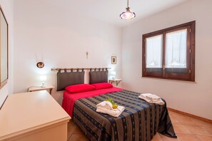 2 bedrooms, bed sheets