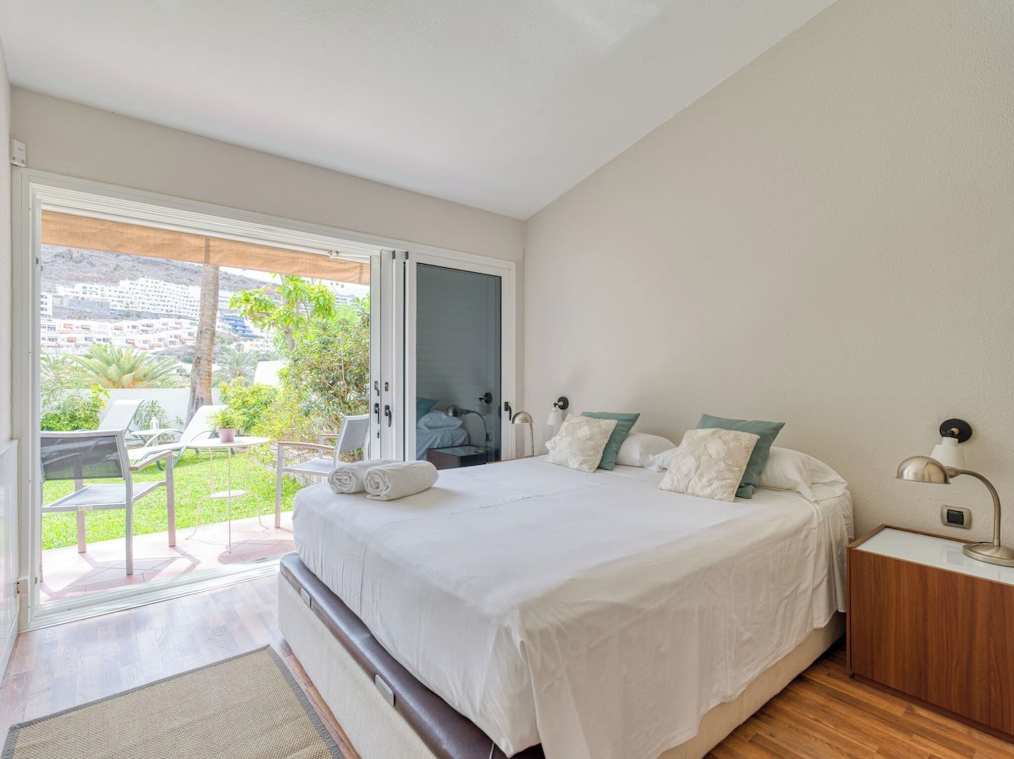 2 habitaciones, tabla de planchar con plancha y wifi gratis 