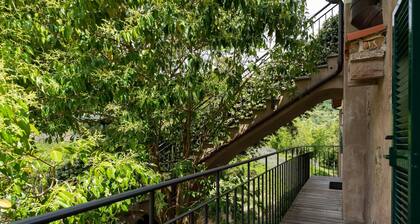 Lavanda Apartment with Mountain Views, Terrace, Shared Pool, and Wi-Fi