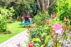 Outdoor dining - Studio Apartment "Bozikis" with Wi-Fi, Garden und Balcony (corfu)