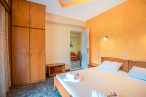 2 bedrooms, free WiFi, bed sheets - Studio Apartment "Bozikis" with Wi-Fi, Garden und Balcony (corfu)