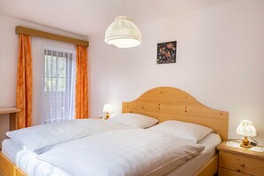 2 slaapkamers, een strijkplank/strijkijzer, gratis wifi, beddengoed