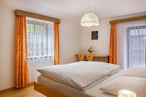 2 slaapkamers, een strijkplank/strijkijzer, gratis wifi, beddengoed