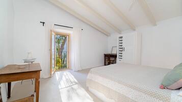 3 chambres, fer et planche à repasser, Wi-Fi gratuit, draps fournis