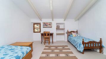 3 habitaciones, tabla de planchar con plancha y wifi gratis