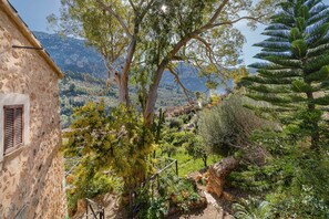 Property grounds - Holiday Home 'Se Taulera' with Mountain View, Garden, Terraces & Wi-Fi (Fornalutx)