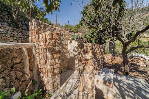 Ferienhaus 'Se Taulera' mit Bergblick, Garten, Terrassen und WLAN