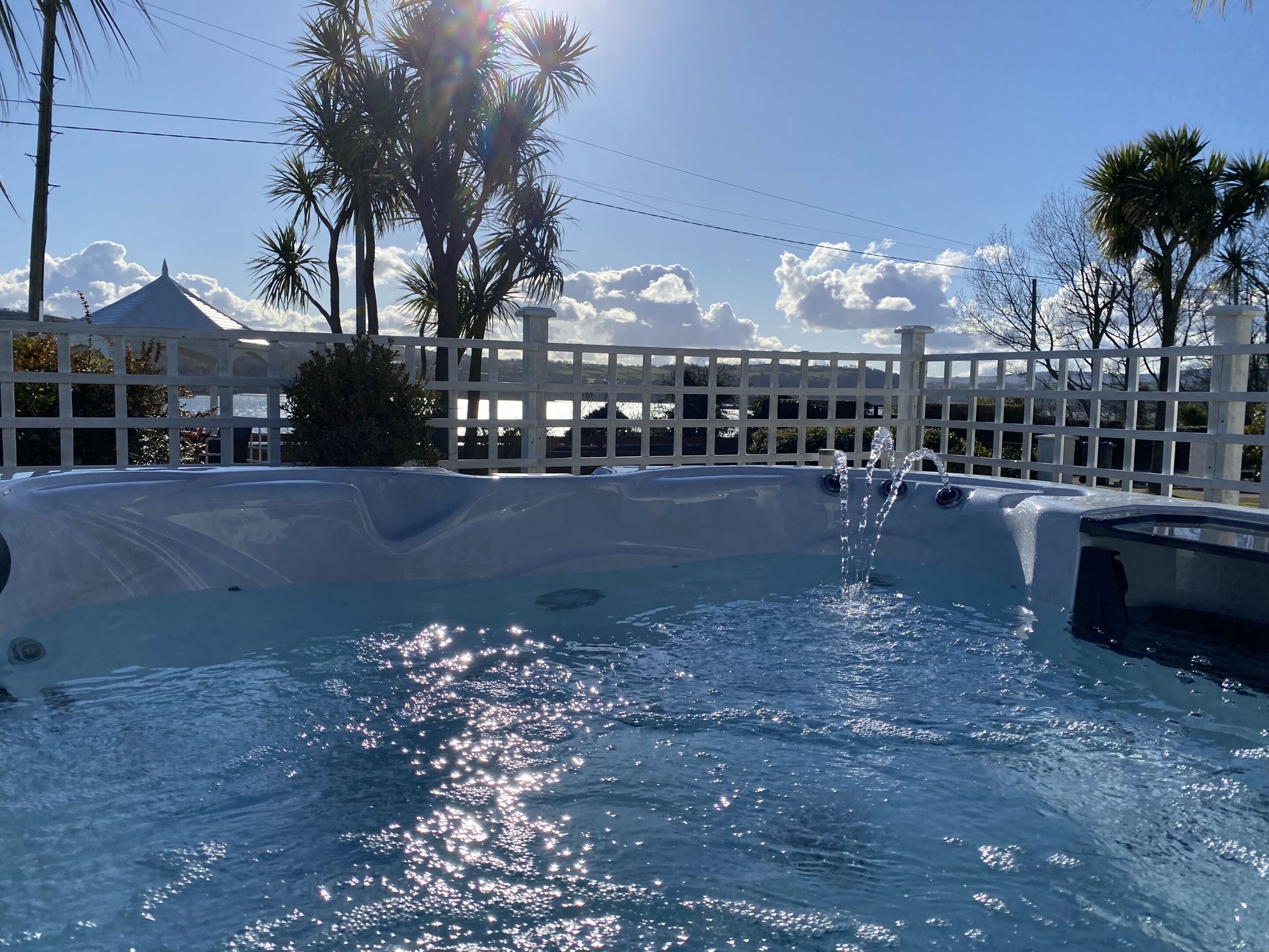 Panoramic Cottage, Ensuite, Sea View | Outdoor spa tub