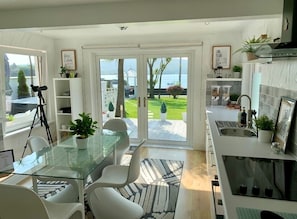 Shared kitchen - Seaview Cottage on the Island (Islandmagee)