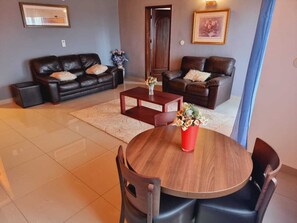 Interior - Happy Residences à 100m du stade JAPOMA et à coté de l'autoroute (Douala)