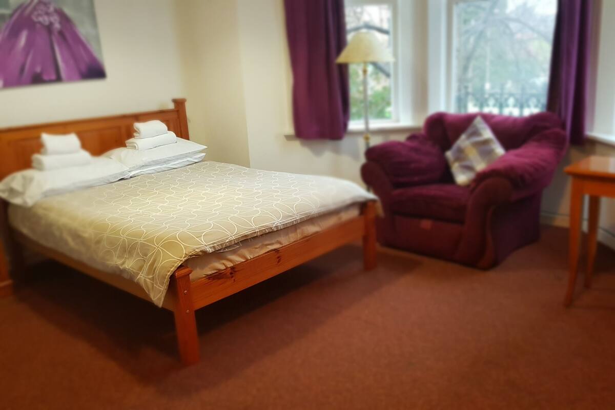 Superior Double Room | Desk, laptop workspace, WiFi (free), bed sheets