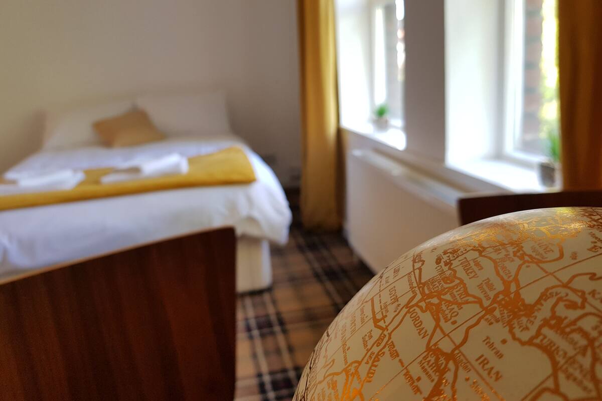 Comfort Double Room | Desk, laptop workspace, WiFi (free), bed sheets